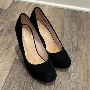Forever Classic Suede Black Heels - 6